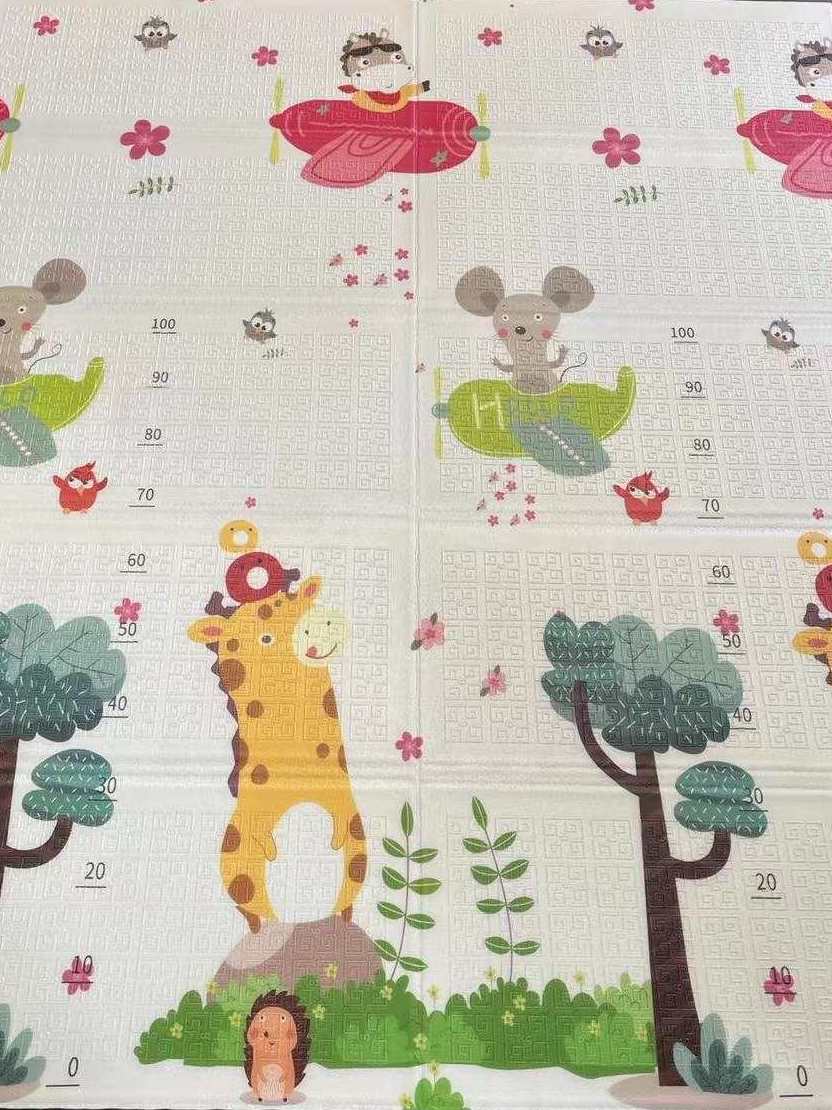 PIRA Foldable & Reversible Extra Large Play Mat, Holiday / Height Chart